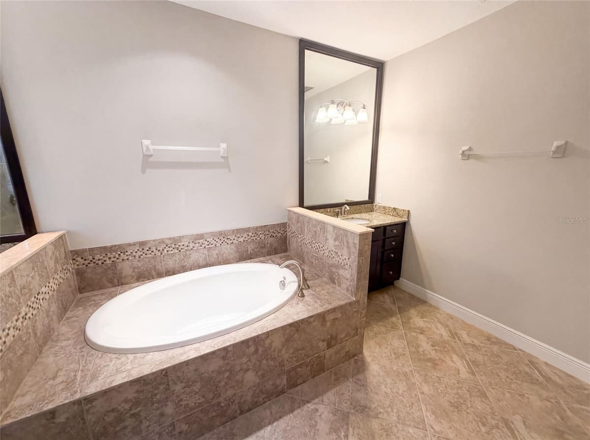 2575 GRAND LAKESIDE DRIVE — photo 26 of 43