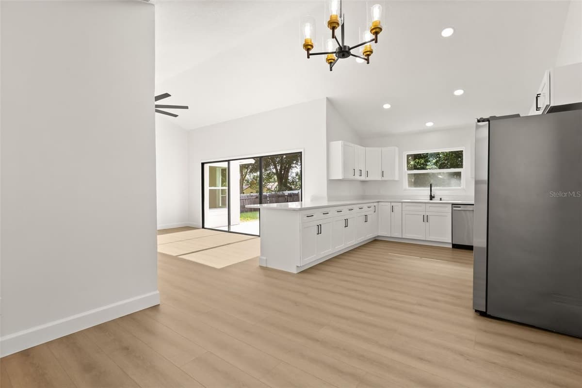 7336 BORDWINE DRIVE — photo 6 of 32