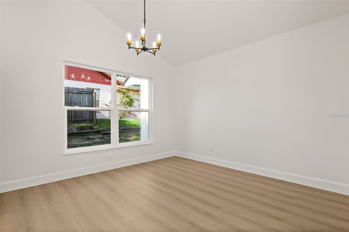 7336 BORDWINE DRIVE — photo 5 of 32