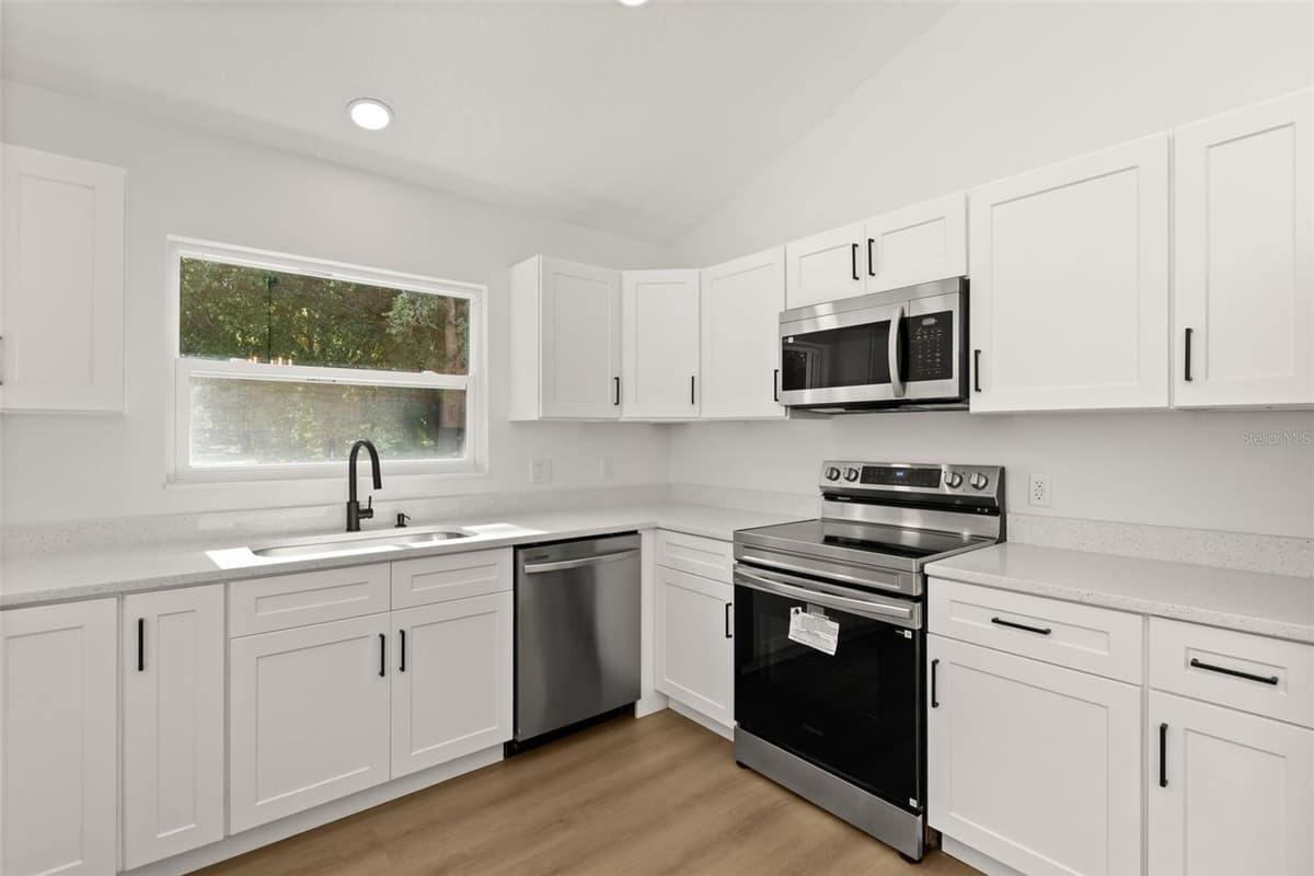7336 BORDWINE DRIVE — photo 11 of 32