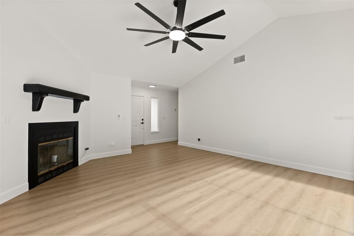 7336 BORDWINE DRIVE — photo 3 of 32