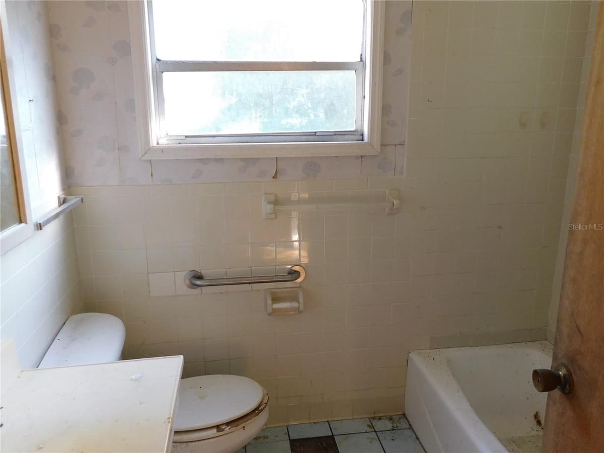 510 6TH AVENUE — photo 17 of 34