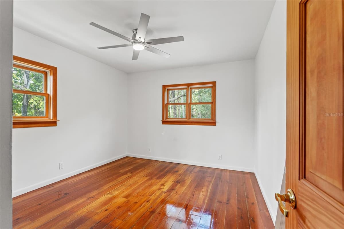 906 HENRY AVENUE — photo 23 of 96