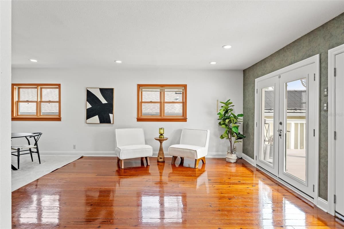 906 HENRY AVENUE — photo 11 of 96