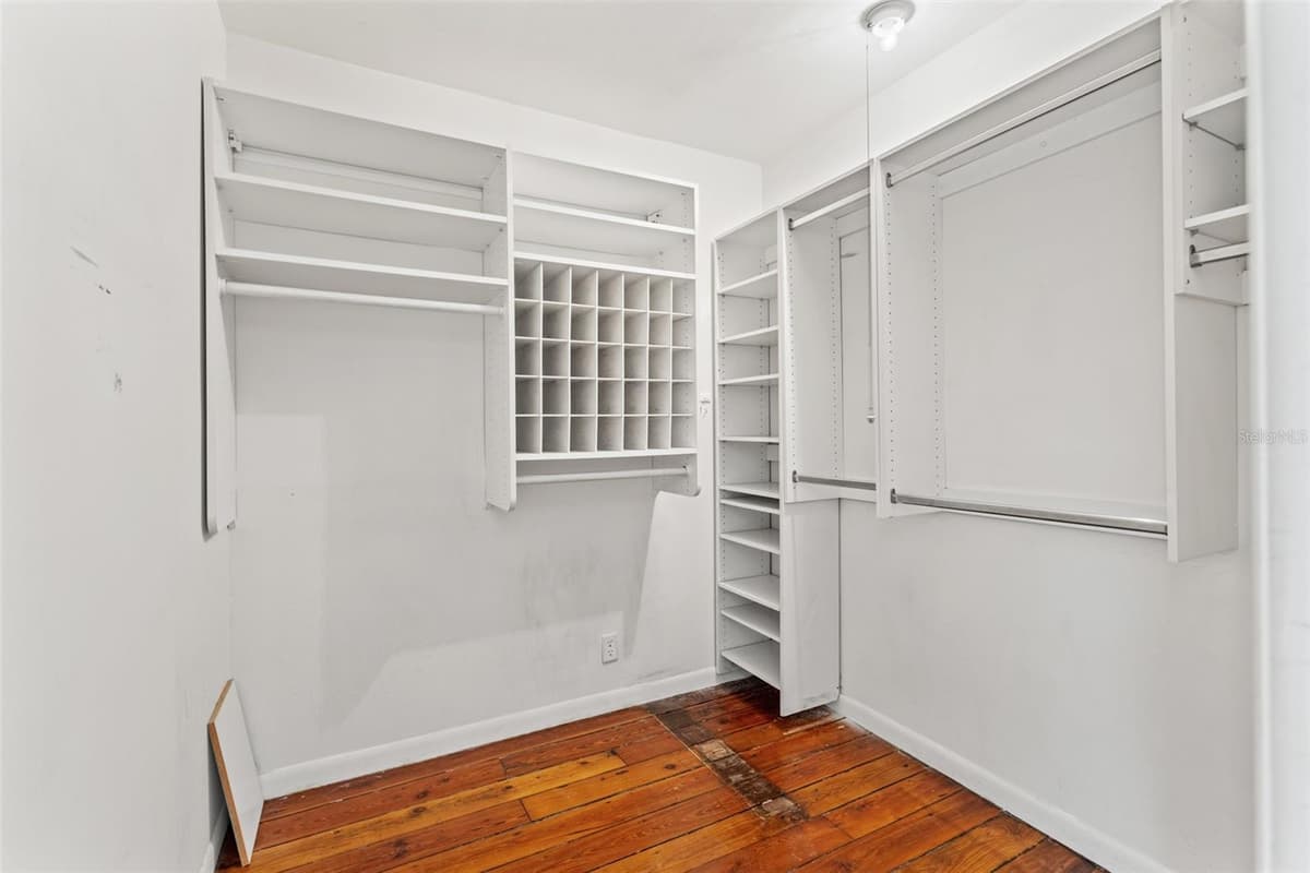 906 HENRY AVENUE — photo 29 of 96