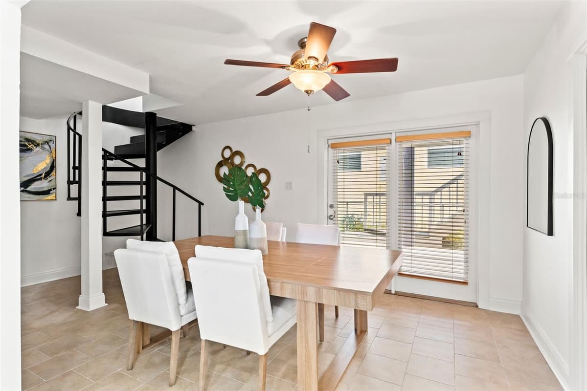 906 HENRY AVENUE — photo 34 of 96