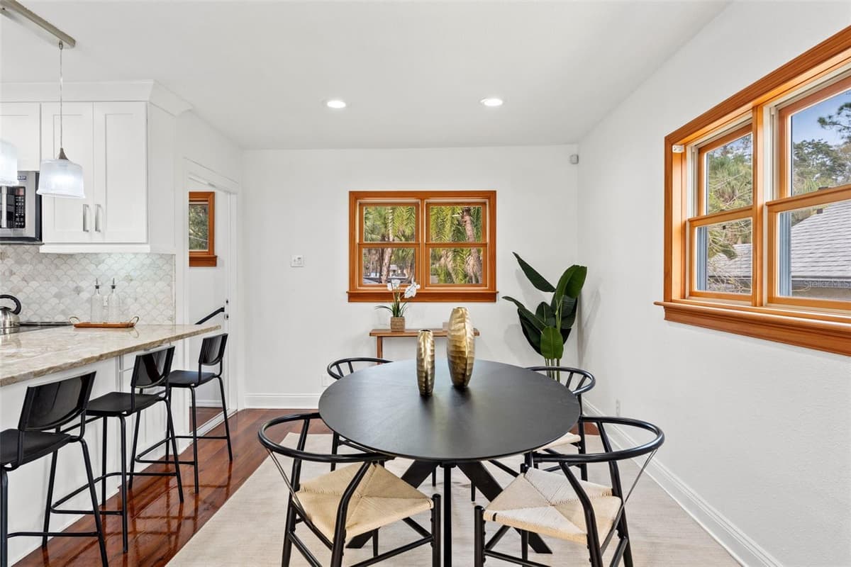 906 HENRY AVENUE — photo 17 of 96