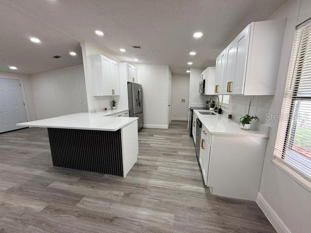 17044 ELDRIDGE AVENUE — photo 8 of 37