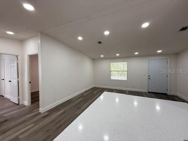 17044 ELDRIDGE AVENUE — photo 7 of 37