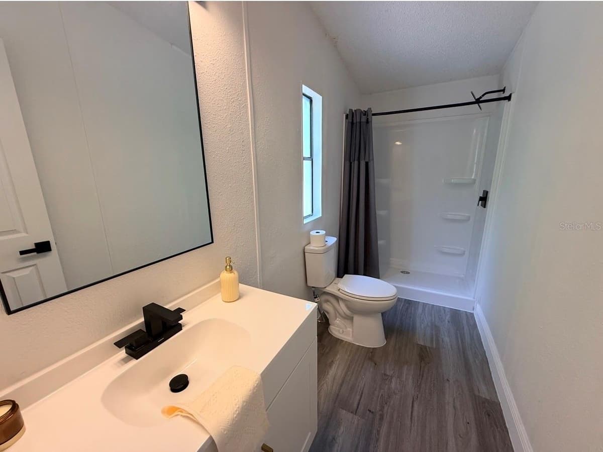 17044 ELDRIDGE AVENUE — photo 16 of 37