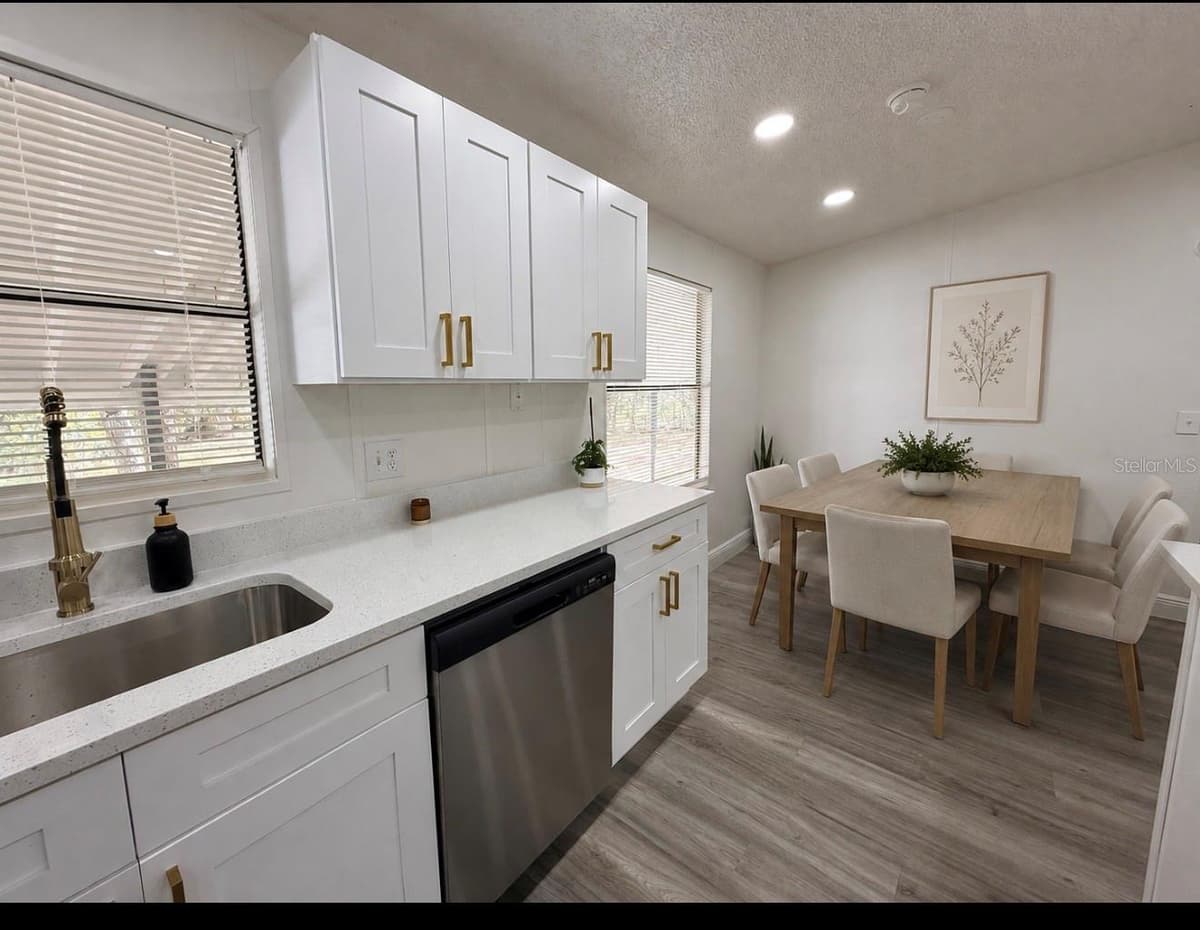 17044 ELDRIDGE AVENUE — photo 13 of 37