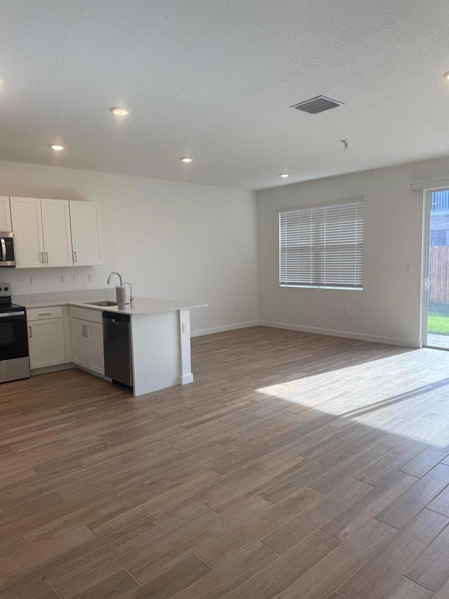 142 14TH TERRACE — photo 5 of 26