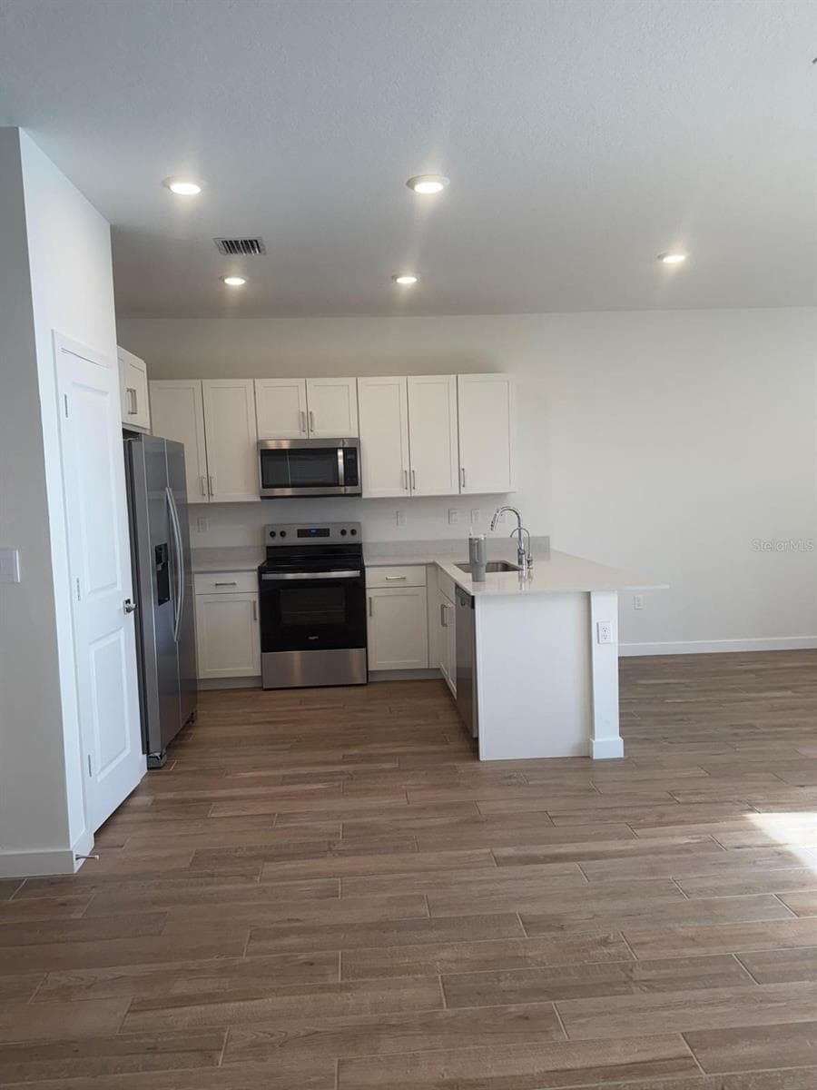 142 14TH TERRACE — photo 6 of 26