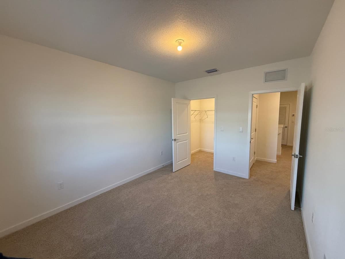142 14TH TERRACE — photo 13 of 26
