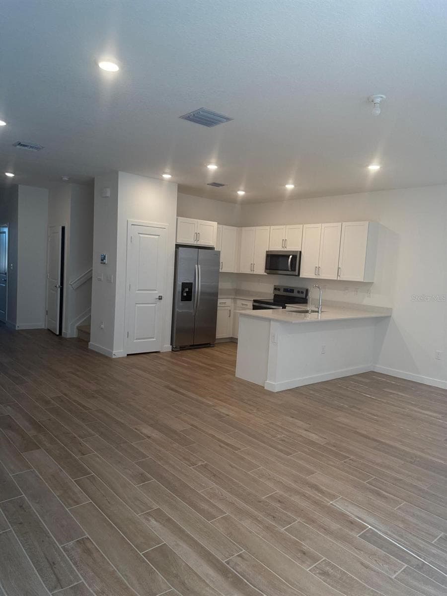 142 14TH TERRACE — photo 8 of 26