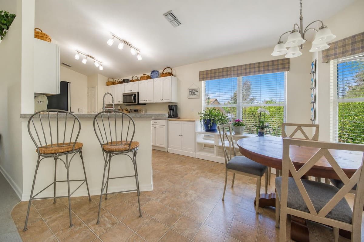 112 MONACO DRIVE — photo 11 of 46