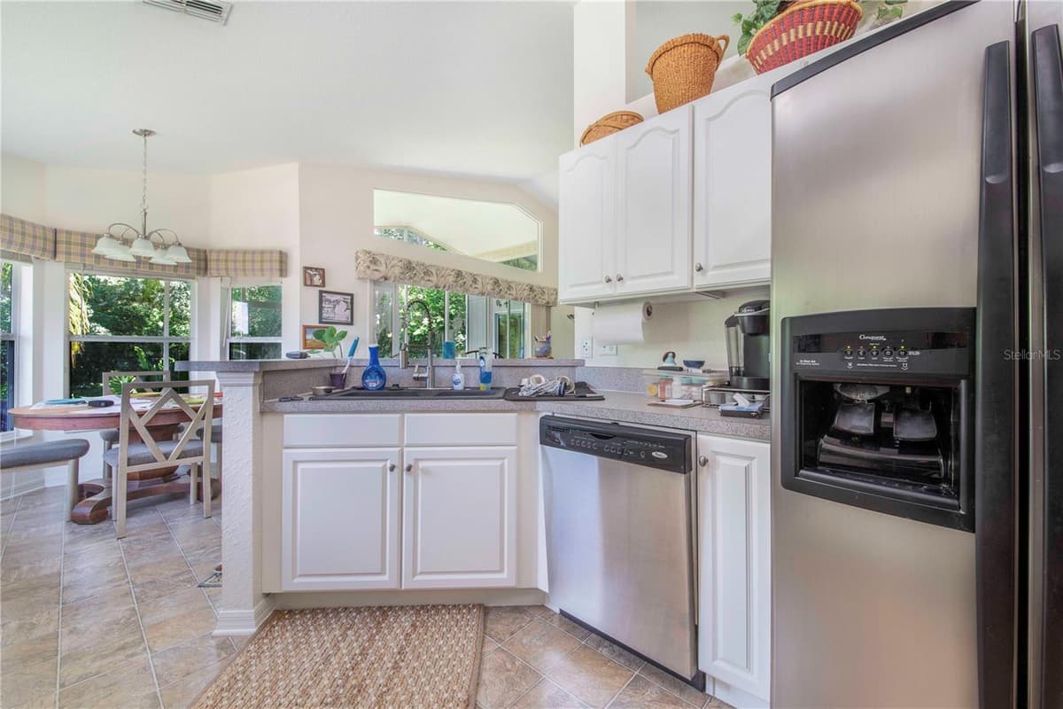 112 MONACO DRIVE — photo 10 of 46