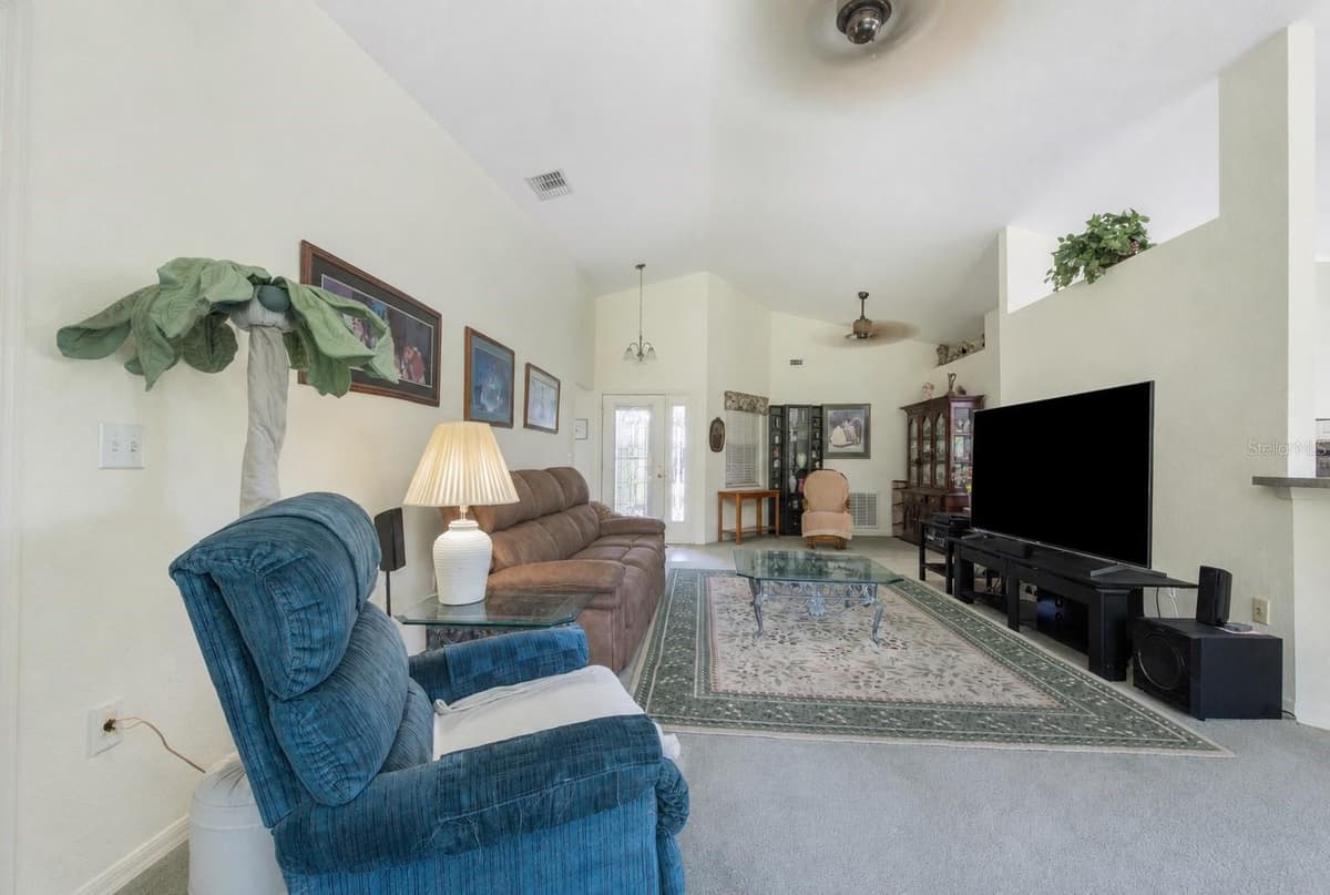 112 MONACO DRIVE — photo 6 of 46