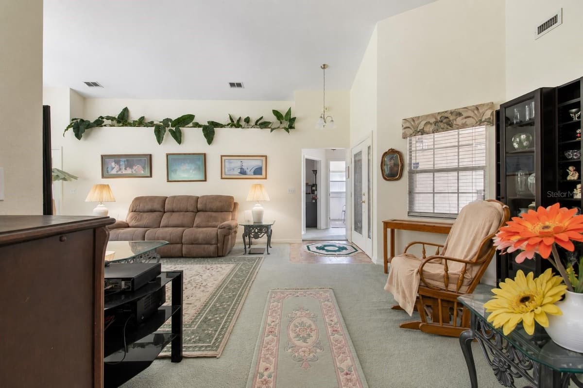 112 MONACO DRIVE — photo 19 of 46