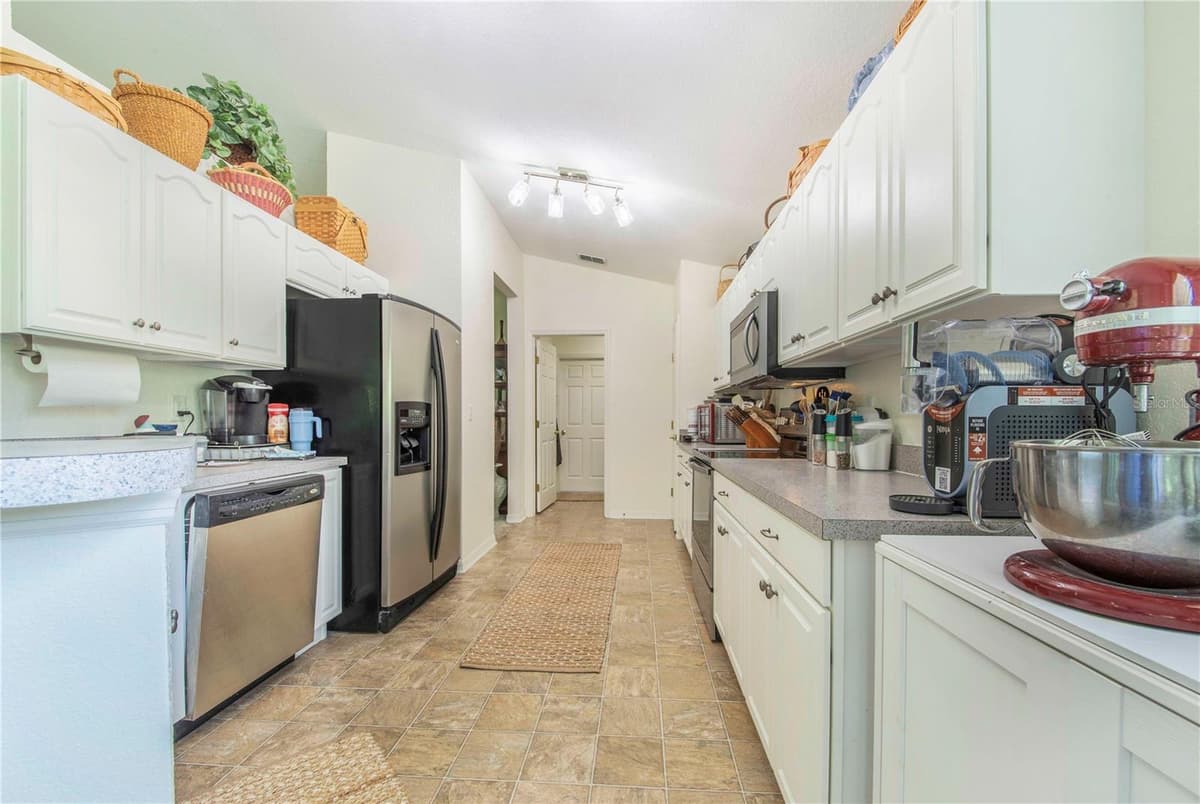 112 MONACO DRIVE — photo 7 of 46