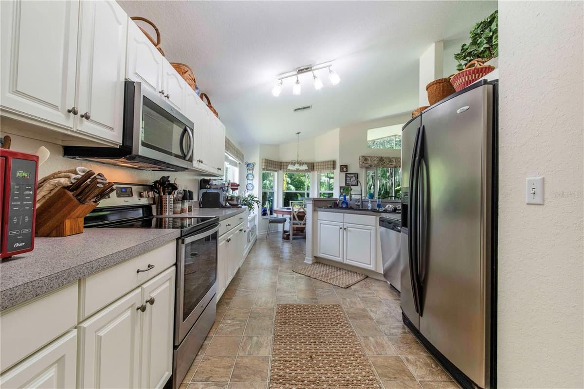 112 MONACO DRIVE — photo 9 of 46