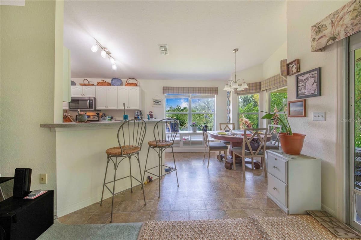 112 MONACO DRIVE — photo 8 of 46