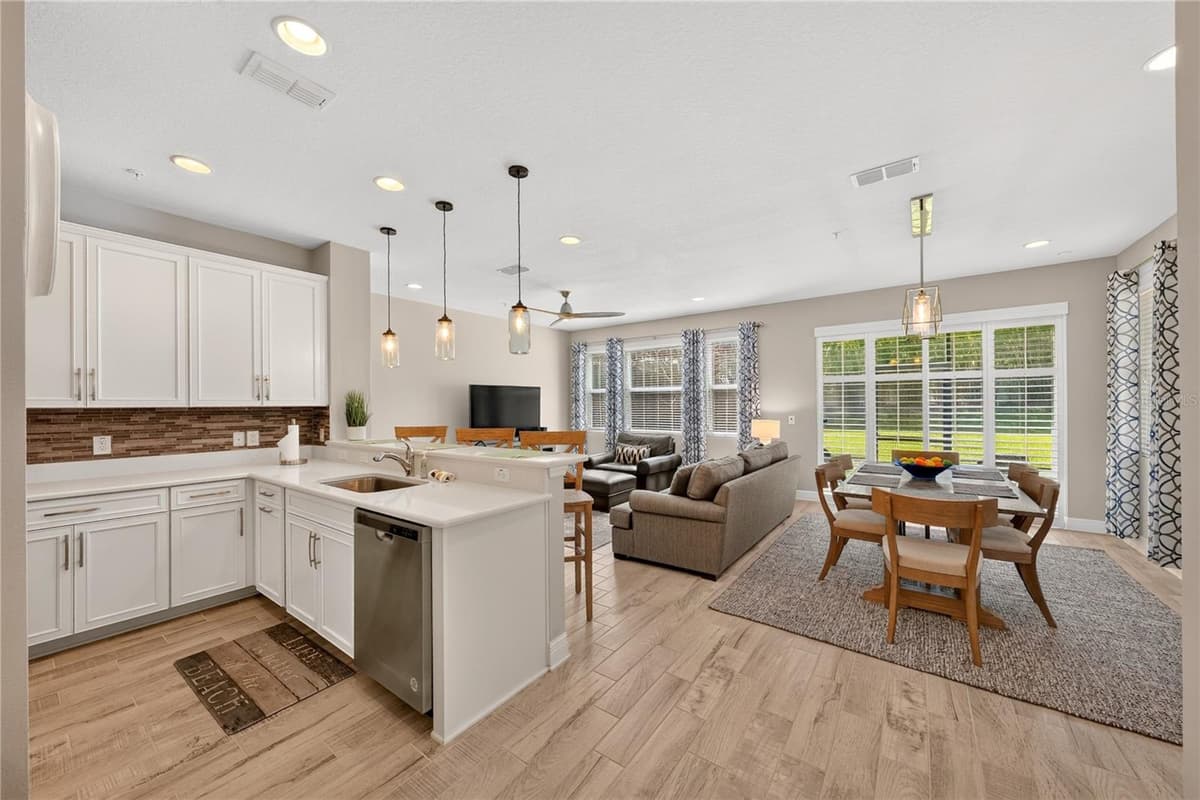 15190 SUNRISE GROVE CT — photo 4 of 61