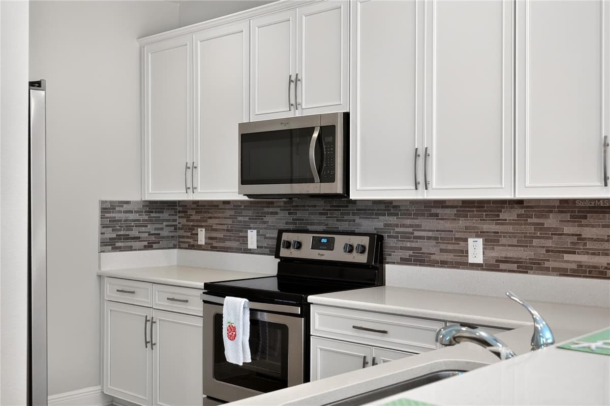 15190 SUNRISE GROVE CT — photo 19 of 61
