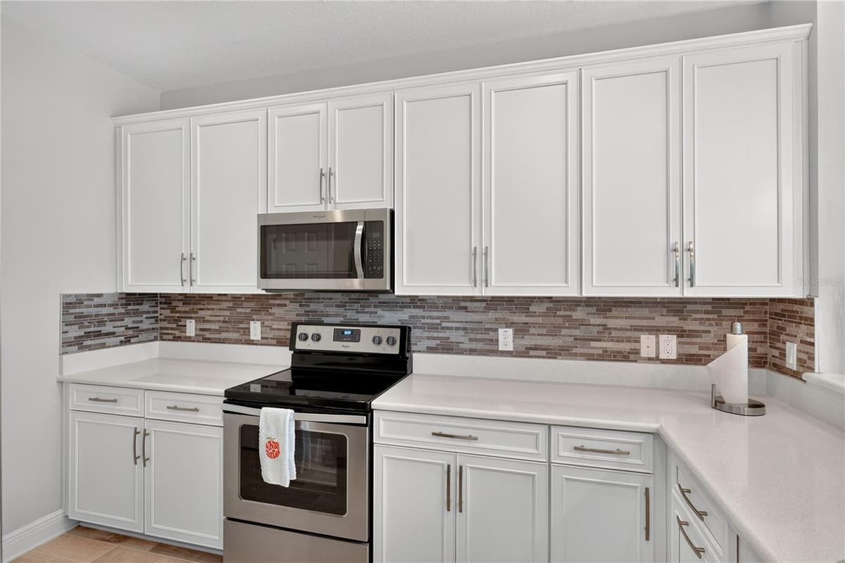 15190 SUNRISE GROVE CT — photo 14 of 61