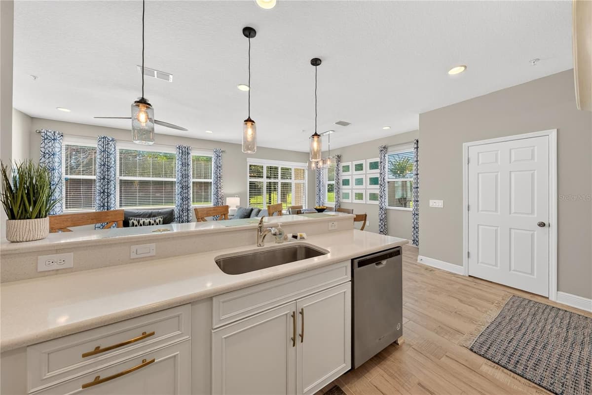 15190 SUNRISE GROVE CT — photo 17 of 61