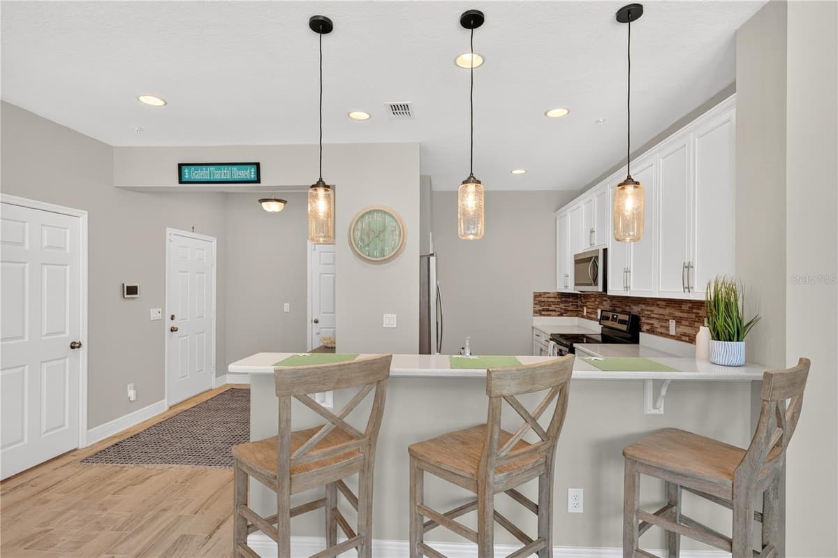 15190 SUNRISE GROVE CT — photo 11 of 61