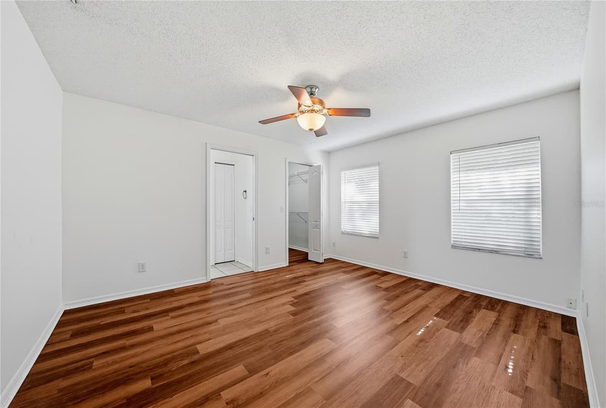 3828 HOLLOW OAK PLACE — photo 5 of 34