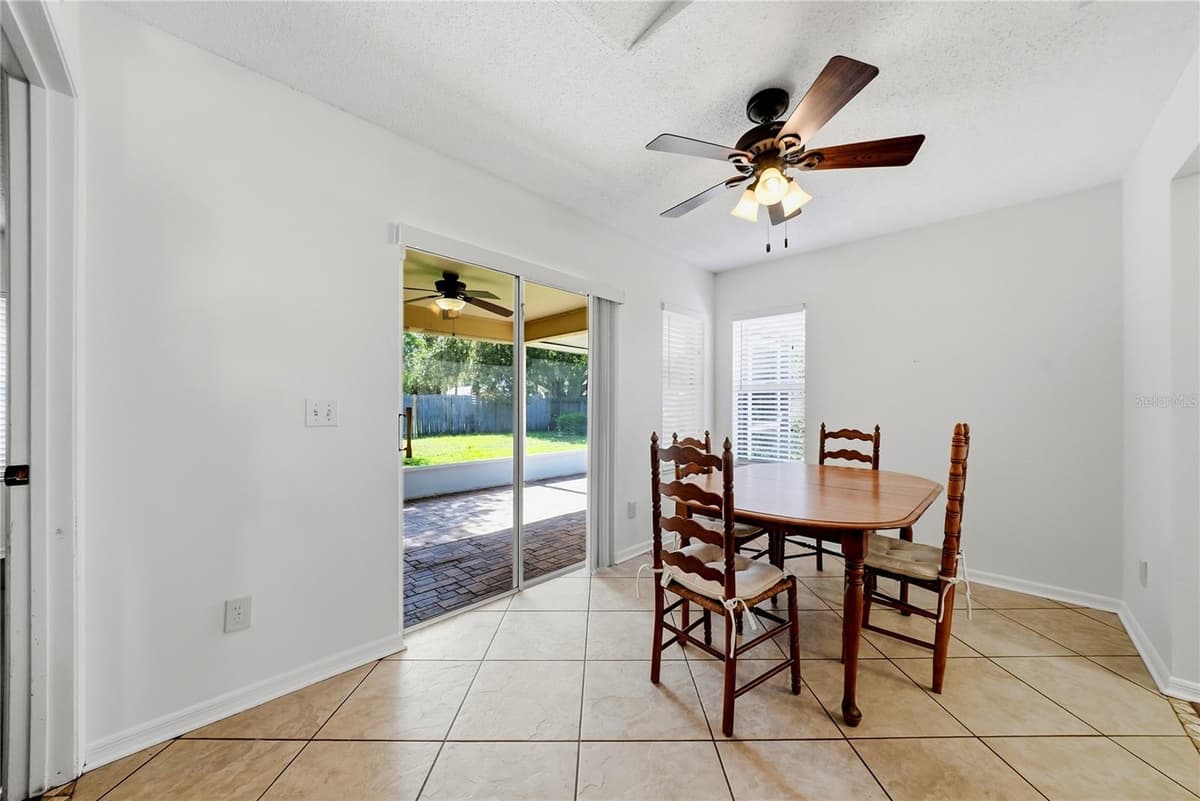 3828 HOLLOW OAK PLACE — photo 3 of 34