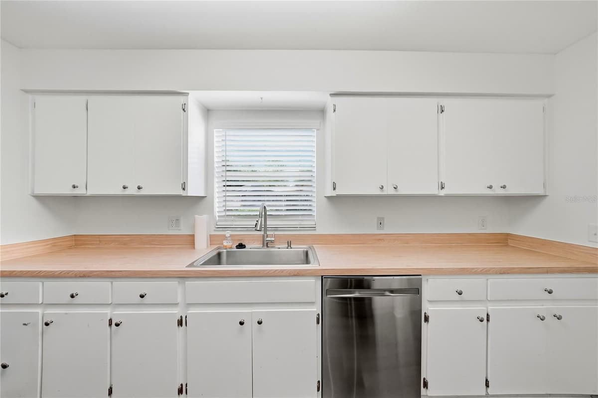3828 HOLLOW OAK PLACE — photo 13 of 34