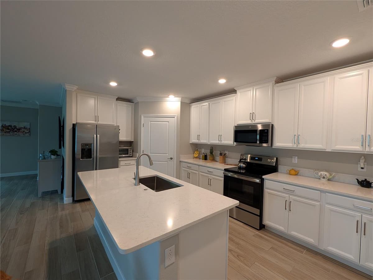 16711 SHELL BAY DRIVE — photo 6 of 26
