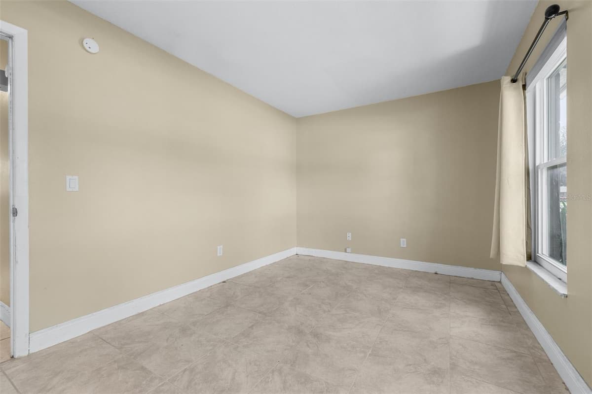 911 GASTON PLACE — photo 24 of 38
