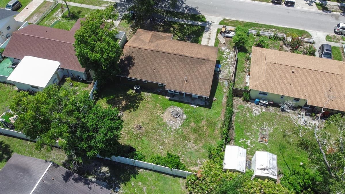 911 GASTON PLACE — photo 37 of 38
