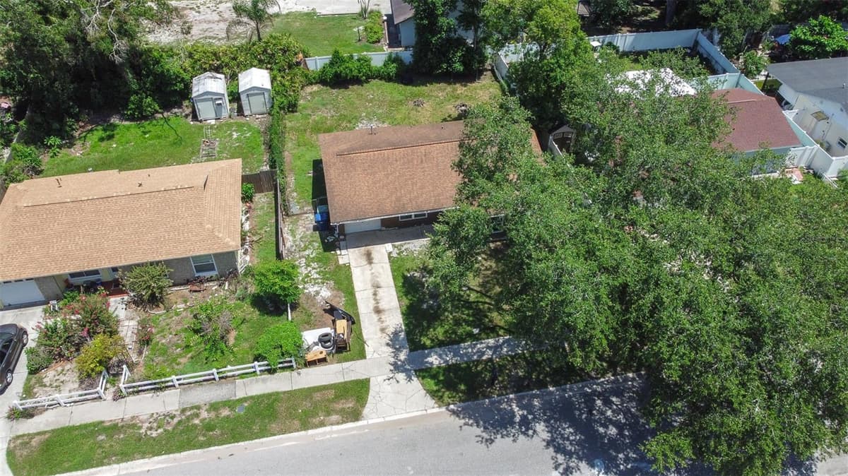 911 GASTON PLACE — photo 34 of 38