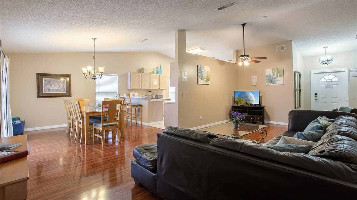 7802 LAUREL OAK LANE — photo 9 of 25
