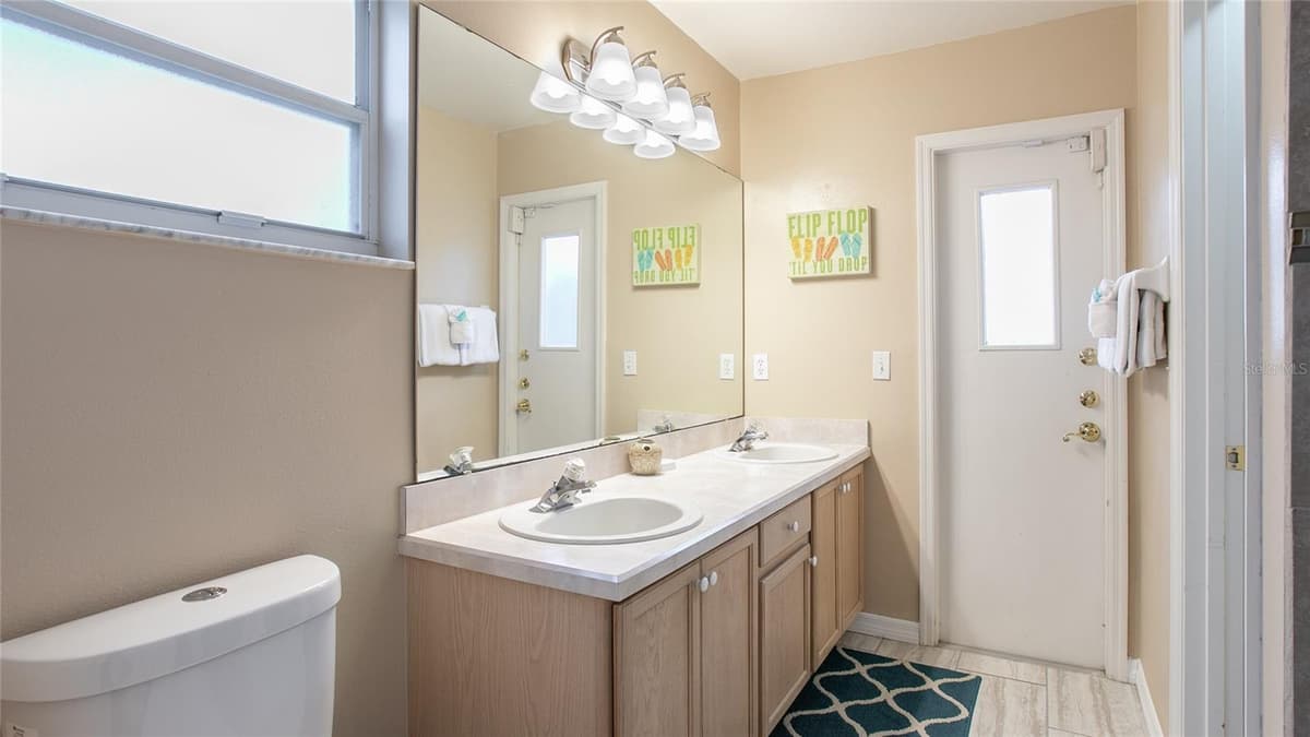 7802 LAUREL OAK LANE — photo 17 of 25