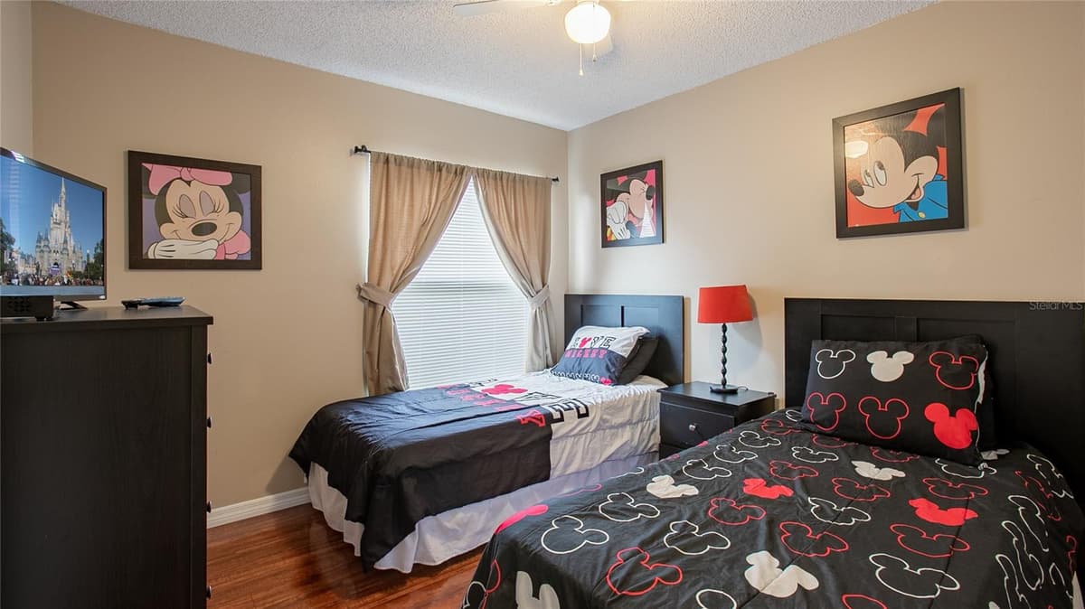 7802 LAUREL OAK LANE — photo 4 of 25