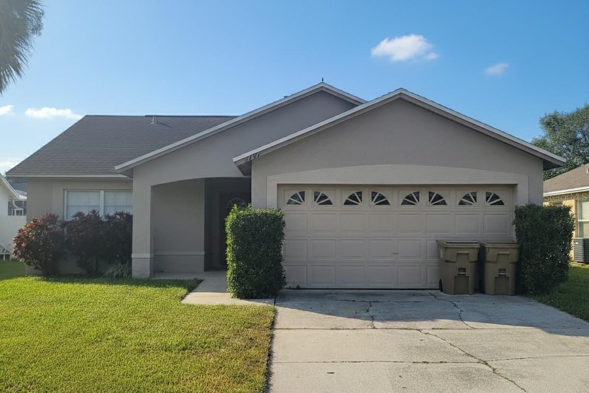7802 LAUREL OAK LANE — photo 1 of 25