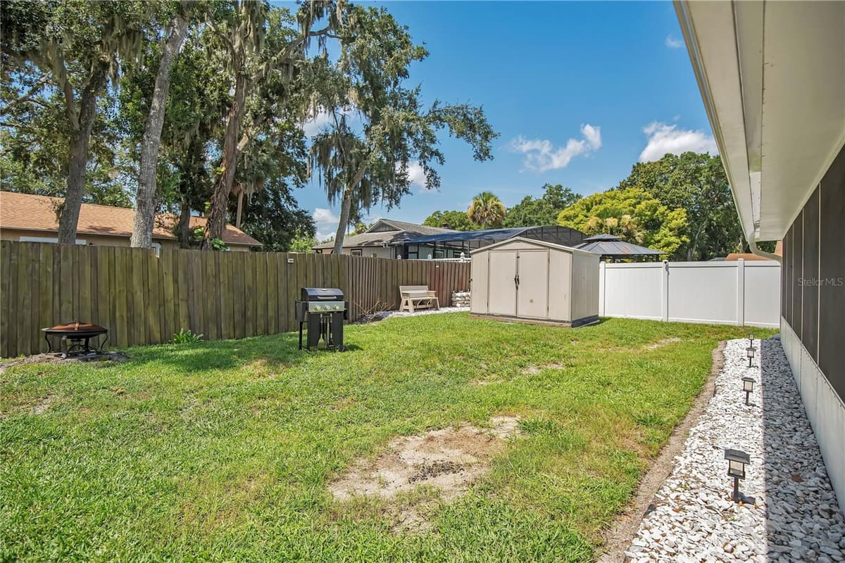 944 BENTWOOD LANE — photo 33 of 43