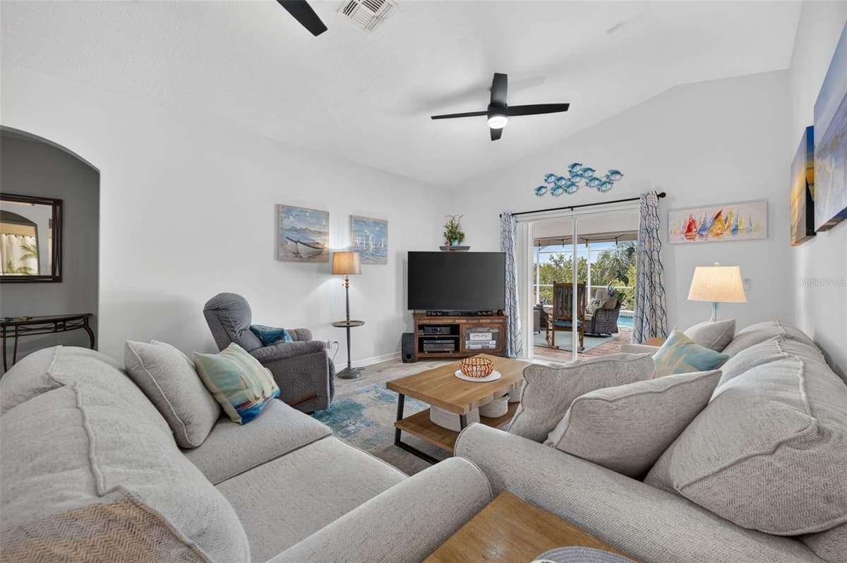 1390 WILLOW CREST DRIVE — photo 9 of 41