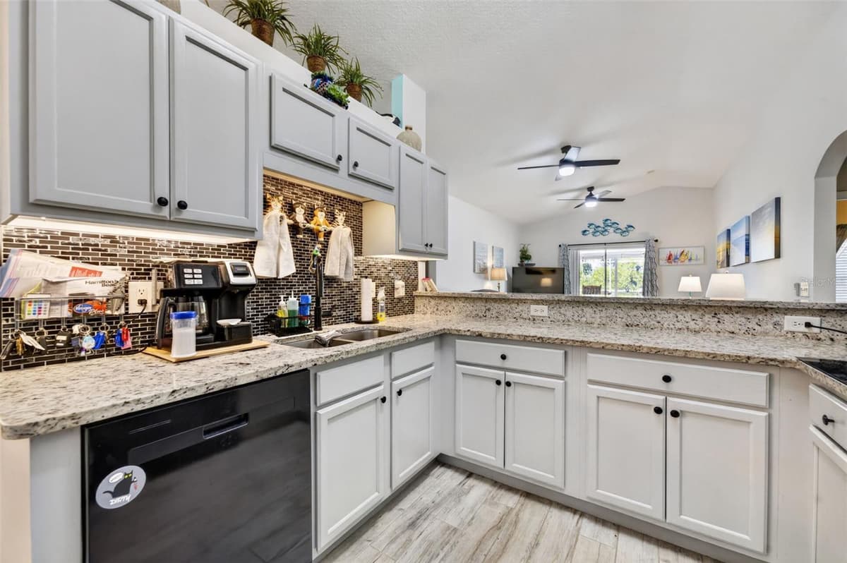 1390 WILLOW CREST DRIVE — photo 16 of 41