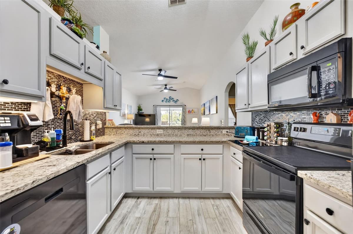 1390 WILLOW CREST DRIVE — photo 15 of 41