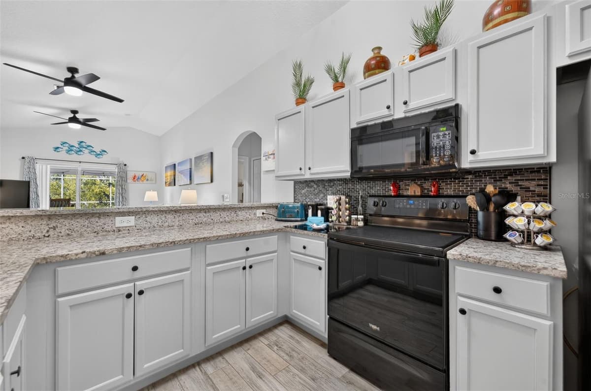 1390 WILLOW CREST DRIVE — photo 17 of 41