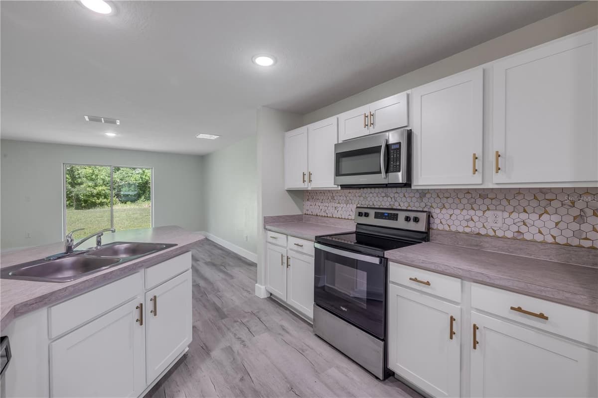 176 PINE GROVE DRIVE — photo 11 of 40