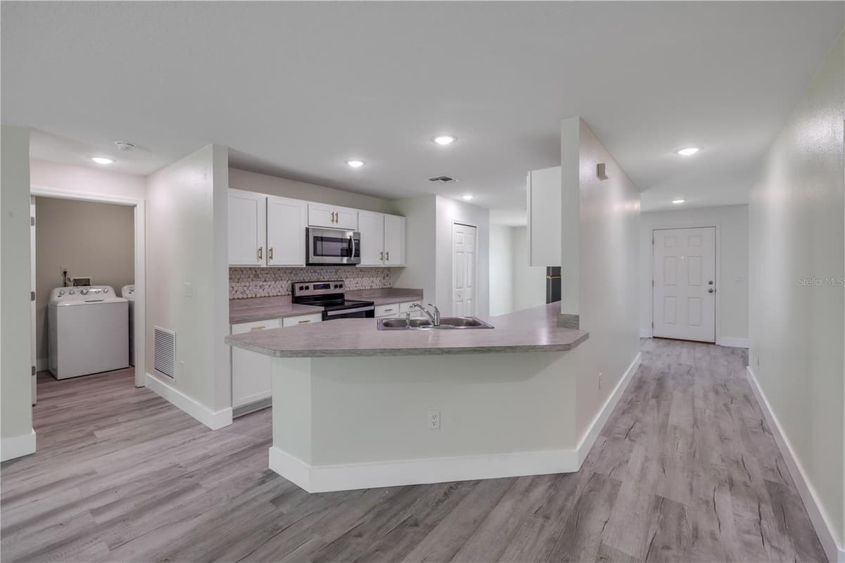176 PINE GROVE DRIVE — photo 15 of 40