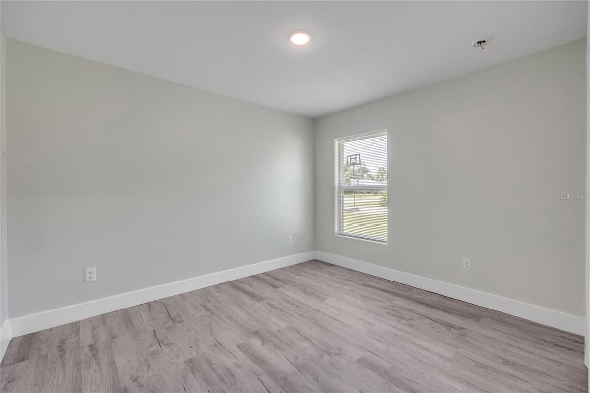 176 PINE GROVE DRIVE — photo 19 of 40